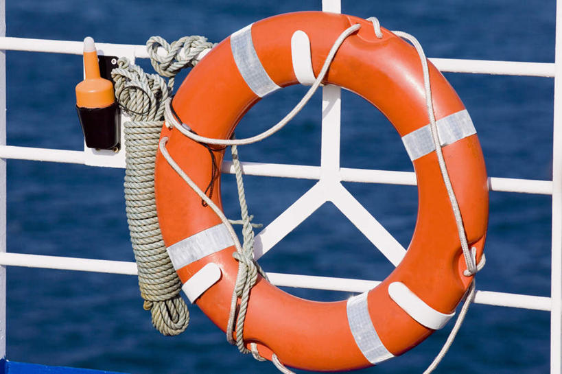 游泳,无人,栏杆,横图,俯视,室外,特写,白天,旅游,度假,海浪,海洋,美景,船,希腊,欧洲,一艘,扶手,救生圈,塑料,景观,浪花,游艇,首都,娱乐,护栏,自然,海水,塑料制品,游泳圈,交通工具,享受,休闲,景色,放松,充气,救生,自然风光,载具,海景,雅典,希腊共和国,泅水,阿提卡,阿提卡大区,大海,风浪,海,海水的波动,近岸浪,涌浪,彩图,高角度拍摄