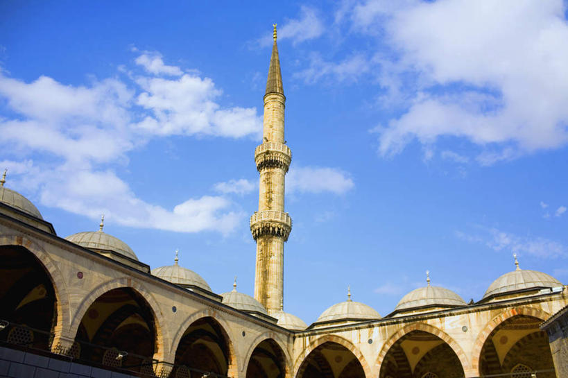 无人,横图,室外,白天,仰视,旅游,度假,名胜古迹,标志建筑,地标,建筑,土耳其,亚洲,一排,阴影,节日,遗迹,整齐,光线,影子,云,云朵,拱门,首都,云彩,古迹,文化,文物,娱乐,建设,古建筑,排列,蓝色,白云,蓝天,天空,阳光,天,祈祷,享受,休闲,健康,旅游胜地,放松,许愿,宗教,信仰,晴朗,纪念,祈求,伊斯兰教,队列,清真寺,西亚,古文明,伊斯坦布尔,苏莱曼清真寺,平安,晴空,彩图,低角度拍摄,土耳其共和国