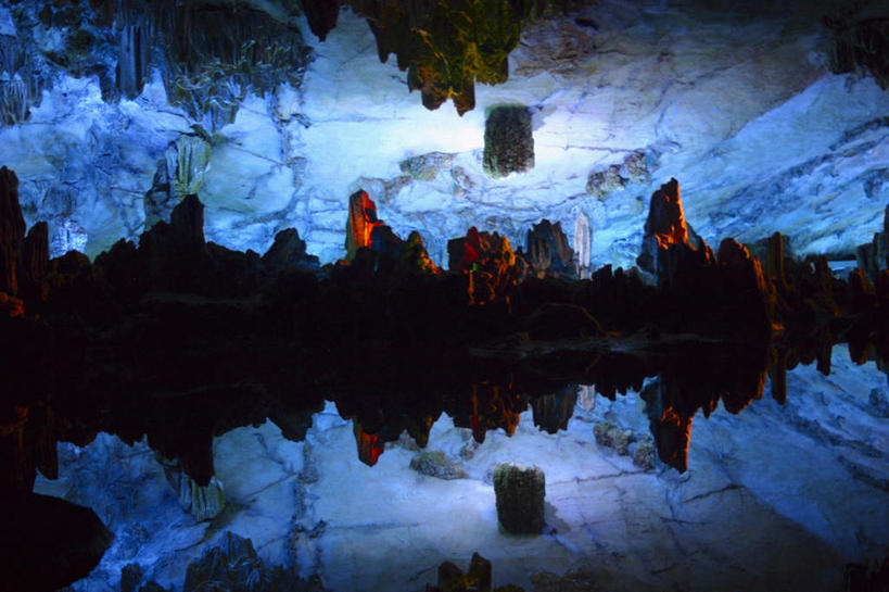 无人,横图,室内,白天,正面,旅游,度假,石头,名胜古迹,水,标志建筑,地标,建筑,桂林,中国,亚洲,阴影,遗迹,反射,液体,影子,墙,洞,水滴,古迹,文物,娱乐,建设,古建筑,墙壁,墙面,倒影,享受,休闲,旅游胜地,放松,洞穴,广西,倒映,古文明,东亚,漓江,阳朔,钟乳石,穴,石钟乳,广西壮族自治区,七星岩,中华人民共和国,桂林市,桂,华南地区,反照,阳朔县,石块,岩石,彩图,碧虚岩,七星公园,栖霞洞,仙李岩