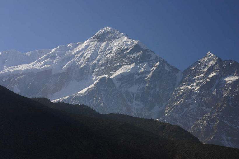 无人,横图,室外,白天,正面,旅游,度假,美景,山,雪,雪山,大雪,尼泊尔,亚洲,阴影,光线,影子,冰,积雪,景观,山峰,雪景,冬季,冬天,山峦,娱乐,蓝色,蓝天,天空,阳光,自然,天,享受,休闲,景色,放松,寒冷,晴朗,冰冷,自然风光,南亚,万里无云,喜马拉雅山脉,安纳普尔纳峰,尼泊尔王国,喜马拉雅山,严寒,喜马拉雅,冰凉,酷寒,凛冽,凛凛,极冷,库塘峰,晴空,晴空万里,彩图
