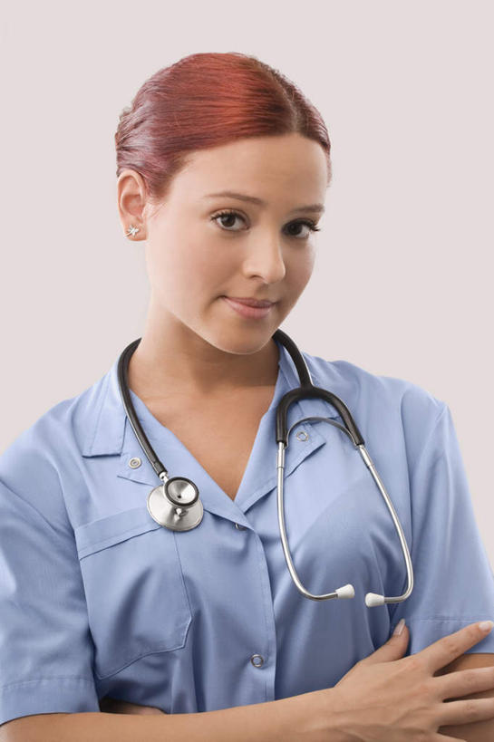 西方人,一个人,医生,站,笑,双手交叉,微笑,竖图,室内,白天,正面,工作服,制服,欧洲,欧洲人,仅一个年轻女性,仅一个女性,仅一个人,注视,一个,蓝色,听诊器,观察,看,站着,医护人员,医疗人员,摄影,影棚,单个,观看,察看,医疗设备,双手抱胸,白大褂,关注,医疗器械,防护服,医疗工具,隔离服,无菌服,工作制服,检测工具,年轻女性,女人,女性,白种人,大夫,站立,半身,彩图,影棚拍摄,工作套服,拍摄,防静电工装,隔工作服,洁净工装,洁净工作服,净化服,无尘工作服,无尘衣