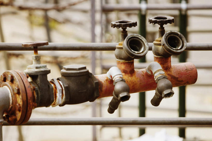 无人,栏杆,横图,室外,特写,白天,正面,静物,朦胧,模糊,水龙头,围栏,护栏,开关,打开,阀门,开启,水咀,彩图,进气阀,空气阀,排气阀