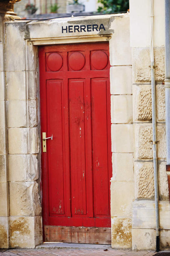 无人,家,竖图,室外,白天,正面,度假,美景,门,城市风光,城市,法国,欧洲,房屋,墙,屋子,景观,娱乐,楼房,墙壁,墙面,住宅,红色,把手,门把手,门框,享受,休闲,景色,放松,门把,法兰西共和国,比亚里茨,阿基坦,法兰西第五共和国,拉手,彩图,房子