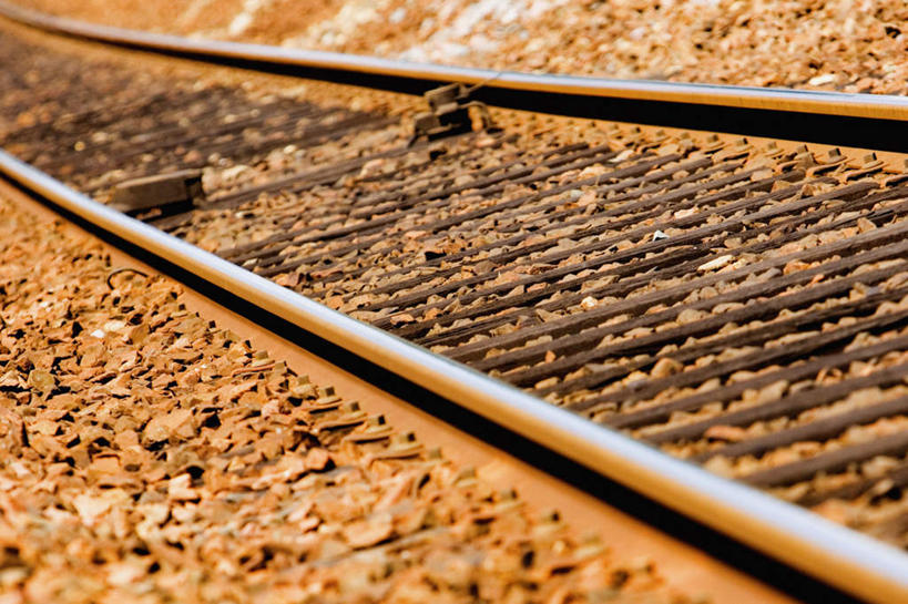 无人,横图,俯视,室外,特写,白天,石头,路,铁路,静物,金属制品,法国,欧洲,生锈,金属,石子,轨道,交通,铁轨,运输,腐蚀,侵蚀,法兰西共和国,卢瓦尔河地区,法兰西第五共和国,腐化,锈迹斑斑,卢瓦尔,卢瓦尔大区,卢瓦尔河大区,石块,彩图,高角度拍摄