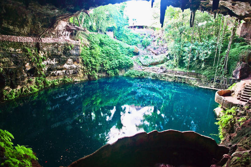 无人,横图,室外,白天,正面,旅游,度假,湖,湖泊,石头,美景,森林,山,山脉,树林,水,植物,墨西哥,石子,洞,湖面,景观,山峰,水流,水面,山峦,娱乐,树,树木,绿色,倒影,自然,湖水,群山,享受,休闲,景色,放松,洞穴,生长,成长,倒映,北美,北美洲,自然风光,美洲,沉积岩,穴,尤卡坦半岛,尤卡坦州,北亚美利加洲,亚美利加洲,墨西哥合众国,仙人掌王国,加敦半岛,犹加敦,反照,水成岩,石块,岩石,彩图