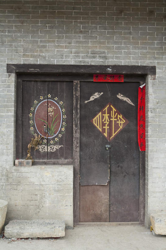 无人,家,竖图,室外,白天,正面,度假,石头,美景,门,城市风光,城市,广州,中国,对联,亚洲,艺术,标志,石子,文字,字符,手工艺品,房屋,墙,屋子,景观,文化,娱乐,标识,楼房,墙壁,墙面,住宅,工艺品,门框,享受,休闲,汉字,景色,放松,春联,高雅,中国文化,中文,东亚,广东,广东省,中华人民共和国,华南地区,省会,广州市,粤,自信心,品位,国文,华文,石块,彩图,房子,对子,楹联