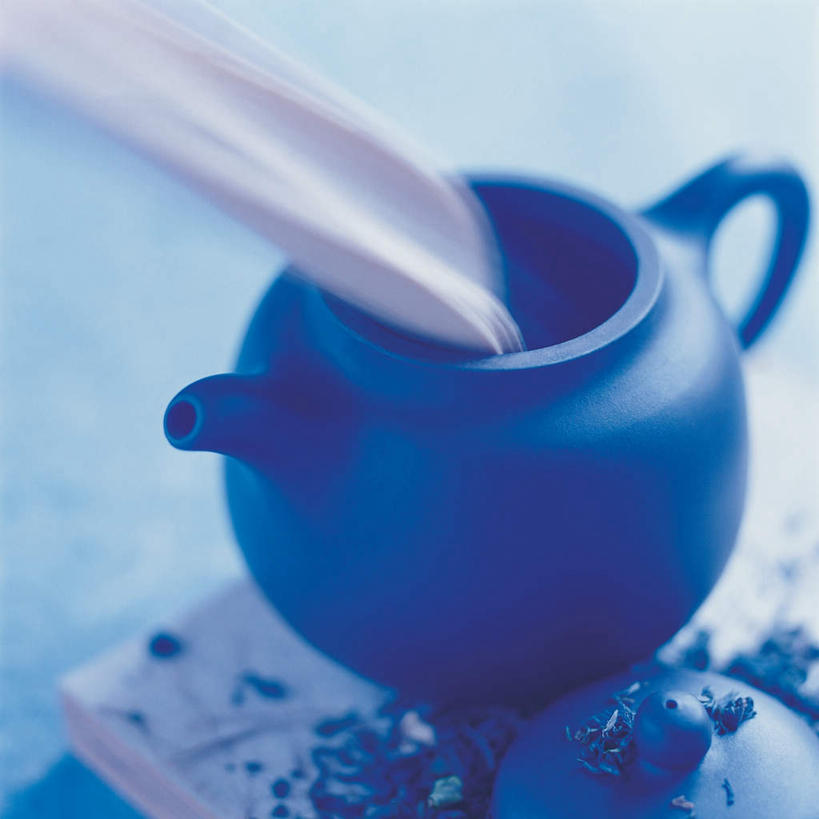 无人,方图,俯视,室内,特写,白天,幸福,茶,阴影,灰色背景,朦胧,模糊,反射,壶,滤纸,影子,茶道,茶叶,文化,娱乐,水壶,茶壶,容器,享受,休闲,温馨,放松,乐趣,摄影,影棚,茶艺,环境,提神,舒适,下降,醒脑,降落,东亚文化,礼法,修行,降低,下跌,下落,彩图,高角度拍摄,影棚拍摄,拍摄,茶文化