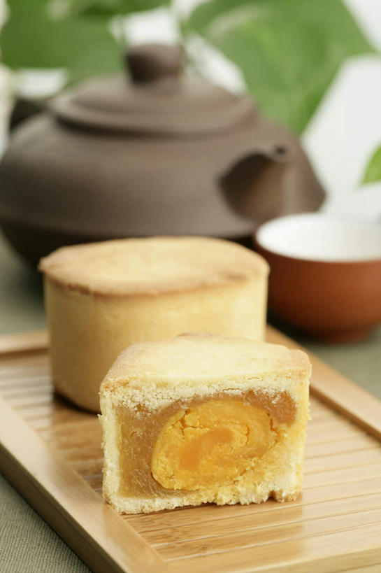 点心,无人,竖图,俯视,室内,特写,白天,白色背景,植物,杯子,餐具,阴影,朦胧,模糊,反射,碟子,壶,盘,盆栽,影子,料理,食品,盆景,美食,水壶,食物,糕点,绿色,自然,盘子,茶壶,容器,水杯,碟,中式,摄影,影棚,生长,成长,茶杯,彩图,高角度拍摄,影棚拍摄,拍摄,凤梨酥,旺来