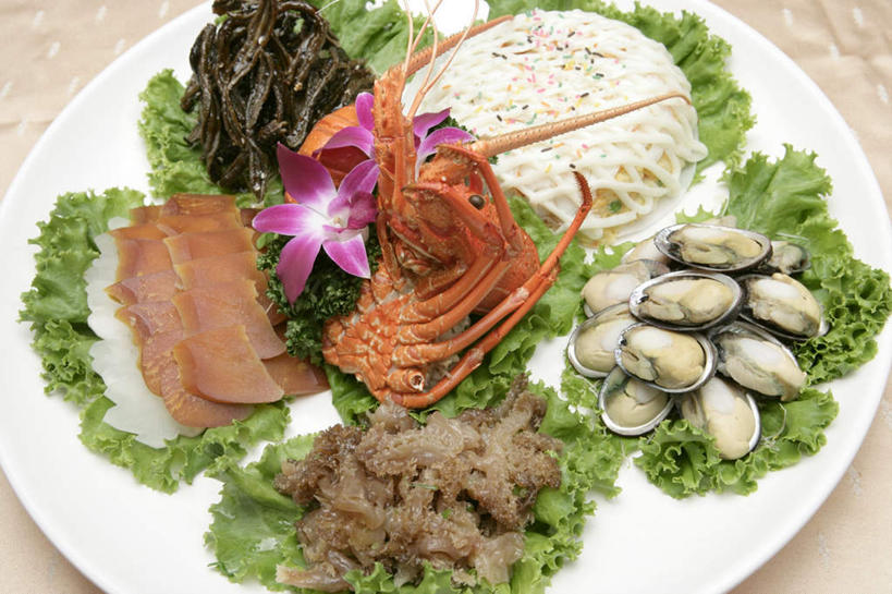 海鲜,龙虾,无人,横图,俯视,室内,特写,白天,烹饪,中餐,蔬菜,贝壳,餐具,阴影,新鲜,反射,碟子,盘,影子,莴苣,莴笋,虾,料理,食品,牡蛎,水产,菜肴,美食,海洋生物,食物,盘子,碟,中式,摄影,凉菜,佳肴,有机食品,绿色食品,影棚,生蚝,水生动物,海产品,贻贝,水生物,海底动物,香笋,千金菜,海虹,淡菜,壳菜,青口,彩图,高角度拍摄,影棚拍摄,拍摄