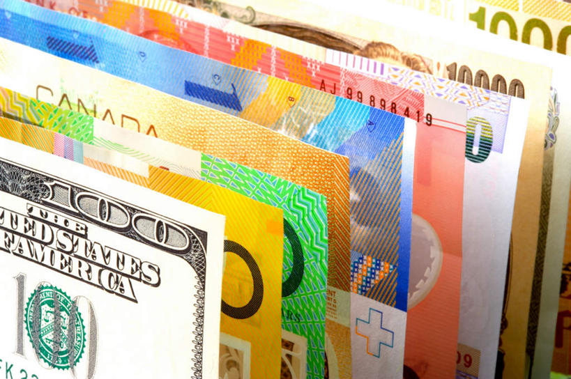 无人,横图,室内,特写,白天,正面,钱,美元,静物,一排,许多,阴影,整齐,反射,标志,钱币,数字,文字,影子,字符,美金,日币,标识,排列,钞票,金融,纸币,阿拉伯数字,港币,经济,日元,台币,队列,美圆,流通,纸钞,贸易,货币,现金,彩图,港元