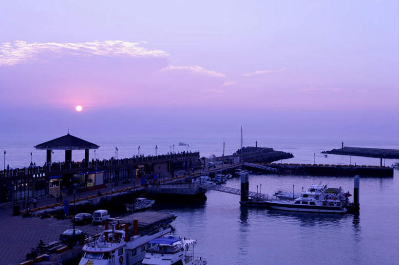 无人,码头,横图,室外,白天,正面,旅游,度假,河流,美景,日落,水,太阳,港口,轮船,船,台湾,中国,亚洲,停靠,阴影,波纹,光线,木板,影子,河水,景观,水流,晚霞,霞光,落日,桥,木桥,涟漪,背光,娱乐,栈桥,倒影,水纹,阳光,自然,黄昏,交通工具,波浪,享受,休闲,景色,彩霞,放松,人行桥,木板桥,倒映,停泊,自然风光,载具,逆光,东亚,游艇码头,台北县,港澳台,中华人民共和国,水晕,台湾省,夕照,反照,新北,新北市,夕阳,彩图,摆渡口,埠头,渡口,渡头,港湾,海港,口岸,淡水区,淡水渔人码头,斜阳,台