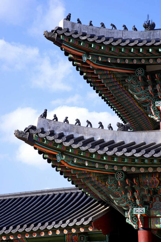 无人,家,宫殿,竖图,室外,白天,仰视,旅游,度假,别墅,标志建筑,地标,建筑,景福宫,首尔,汉城,韩国,亚洲,阴影,光线,瓦片,影子,房屋,屋子,云,云朵,公寓,首都,云彩,瓦,娱乐,建设,洋房,楼房,住宅,蓝色,白云,蓝天,天空,阳光,天,享受,休闲,旅游胜地,放松,建造,晴朗,豪宅,东亚,屋瓦,大韩民国,首尔市,首尔特别市,特别市,北阙,王宫,晴空,彩图,低角度拍摄,房子