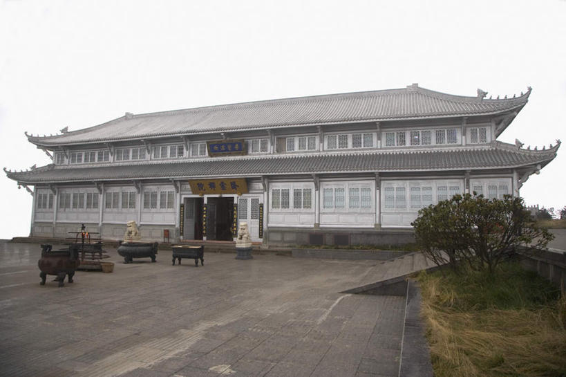 无人,寺庙,横图,室外,白天,仰视,旅游,度假,草地,草坪,名胜古迹,植物,标志建筑,道路,地标,建筑,路,公路,峨眉山,中国,亚洲,节日,遗迹,交通,古迹,文化,文物,娱乐,建设,古建筑,草,树,树木,绿色,自然,庙宇,祈祷,享受,休闲,健康,旅游胜地,放松,许愿,宗教,佛教,信仰,四川省,生长,成长,纪念,祈求,古文明,东亚,四川,中华人民共和国,西南地区,川,释教,平安,马路,彩图,低角度拍摄,庙,寺,峨眉,峨眉山市,尼姑庵,卧云庵