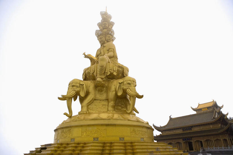 无人,寺庙,横图,室外,白天,仰视,旅游,度假,名胜古迹,标志建筑,地标,建筑,哺乳动物,大象,野生动物,雕塑,峨眉山,中国,亚洲,节日,遗迹,艺术,装饰,雕刻,雕像,古迹,文化,文物,娱乐,建设,古建筑,金顶,动物,工艺品,庙宇,祈祷,享受,休闲,健康,旅游胜地,放松,许愿,宗教,佛教,信仰,四川省,纪念,祈求,美术,主题,陈列,古文明,东亚,四川,中华人民共和国,西南地区,功能,美学,川,释教,平安,象,彩图,低角度拍摄,庙,寺,峨眉,峨眉山金顶,峨眉山市