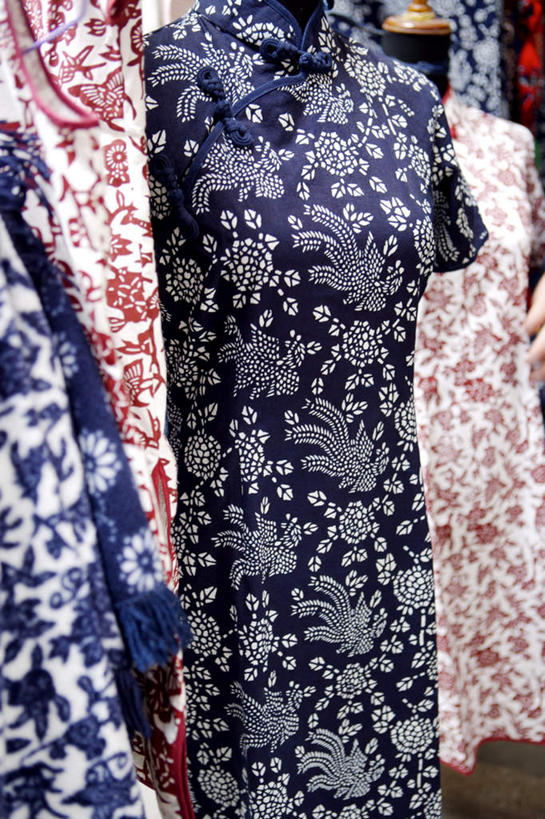 无人,商店,竖图,室外,白天,正面,民族服装,度假,美景,城市风光,城市,中国,亚洲,花纹,旗袍,人造模特,景观,文化,娱乐,商铺,浙江,古镇,浙江省,享受,休闲,景色,放松,道具,中国文化,东亚,服装模特,模特道具,西塘,时装道具,展示道具,服装模特道具,陈列道具,中华人民共和国,华东地区,浙,嘉兴,嘉兴市,市肆,商号,西塘古镇,西塘镇,彩图,传统服装,民俗服,店铺,传统文化