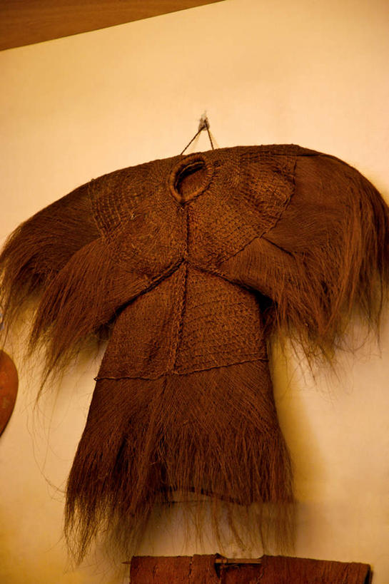 无人,竖图,室内,特写,白天,仰视,静物,台湾,中国,亚洲,吊挂,悬挂,阴影,反射,影子,墙,挂,墙壁,墙面,保暖,防寒,御寒,雨衣,透气,东亚,防水,蓑衣,港澳台,中华人民共和国,台湾省,防潮,户外用品,彩图,低角度拍摄,台