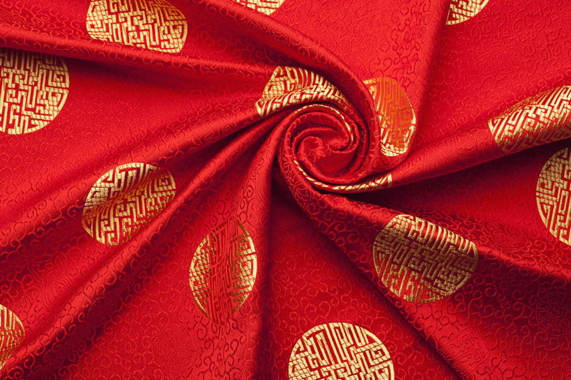 无人,横图,俯视,室内,特写,白天,静物,刺绣,花纹,艺术,装饰,布,布料,螺旋,图案,手工艺品,布纹,文化,红色,工艺品,华丽,修饰,布匹,点缀,高雅,自信心,品位,衬托,美观,雅致,雅观,织锦,彩图,高角度拍摄,锦缎,女红,染织,丝织物,针绣,针黹,织锦缎,黹