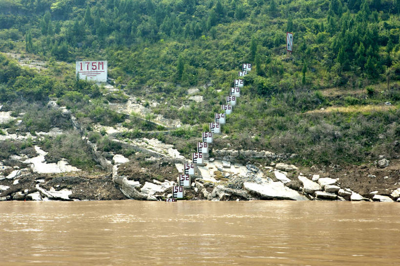 无人,横图,室外,白天,正面,旅游,度假,河流,美景,森林,山,山脉,树林,水,植物,长江三峡,重庆,中国,亚洲,波纹,河水,景观,山峰,水流,涟漪,山峦,娱乐,树,树木,绿色,倒影,水纹,自然,波浪,群山,享受,休闲,景色,放松,生长,成长,倒映,自然风光,长江,东亚,湖北,湖北省,中华人民共和国,水晕,西南地区,重庆市,渝,奉节县,巫山县,华中地区,鄂,宜昌,宜昌市,恩施,恩施州,恩施土家族苗族自治州,反照,巴东县,母亲河,彩图,白帝城,瞿塘峡,夔峡,南津关,秭归,秭归县