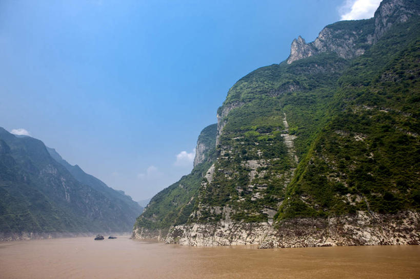 无人,横图,室外,白天,正面,旅游,度假,河流,石头,美景,森林,山,山脉,树林,水,植物,长江三峡,重庆,中国,亚洲,阴影,波纹,光线,石子,影子,河水,景观,山峰,水流,云,云朵,涟漪,山峦,云彩,娱乐,树,树木,蓝色,绿色,白云,倒影,蓝天,水纹,天空,阳光,自然,波浪,群山,天,享受,休闲,景色,放松,生长,晴朗,成长,倒映,自然风光,长江,东亚,湖北,湖北省,中华人民共和国,水晕,西南地区,重庆市,渝,奉节县,巫山县,华中地区,鄂,宜昌,宜昌市,恩施,恩施州,恩施土家族苗族自治州,反照,巴东县,母亲河,石块,岩石,晴空,彩图,白帝城,南津关,神女峰,望霞峰,巫山十二峰,秭归,秭归县