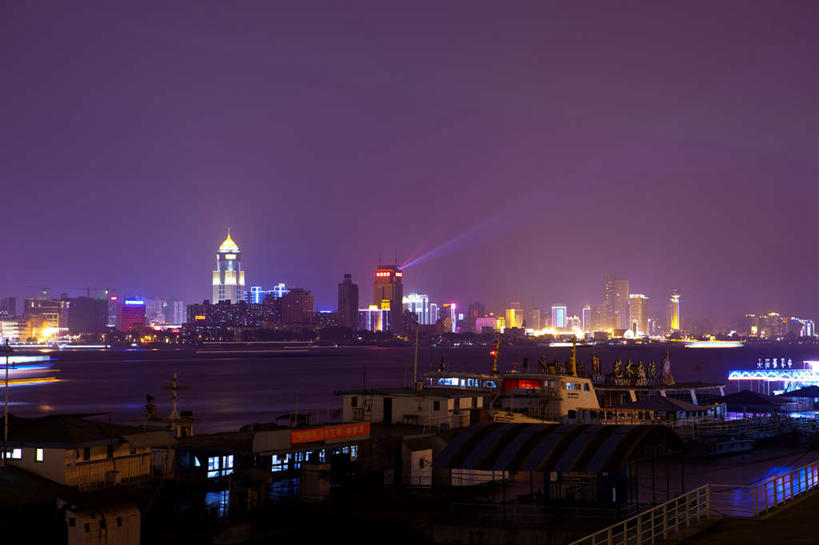 无人,家,高楼大厦,横图,室外,夜晚,正面,度假,办公楼,河流,美景,水,城市风光,城市,大厦,建筑,路灯,摩天大楼,写字楼,夜景,照明,武汉,中国,亚洲,阴影,光线,影子,房屋,屋子,河水,景观,水流,公寓,灯光,娱乐,洋房,楼房,住宅,灯,楼宇,享受,休闲,商务楼,景色,放松,照亮,照明设备,东亚,湖北,湖北省,武汉市,汉口,中华人民共和国,省会,华中地区,鄂,彩图,房子,大楼,高层建筑,高楼,摩天楼,东方芝加哥