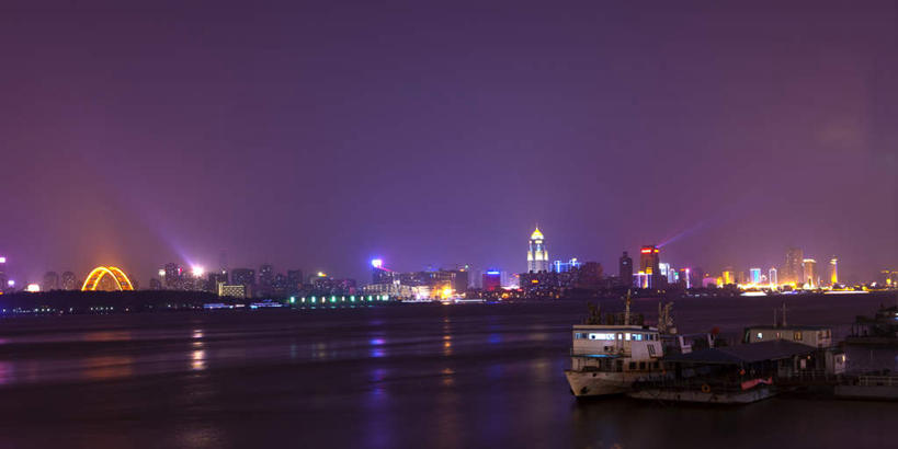 无人,家,高楼大厦,横图,室外,夜晚,正面,度假,办公楼,河流,美景,水,城市风光,城市,大厦,建筑,路灯,摩天大楼,写字楼,夜景,照明,武汉,中国,亚洲,阴影,光线,影子,房屋,屋子,河水,景观,水流,公寓,灯光,娱乐,洋房,楼房,住宅,灯,楼宇,享受,休闲,商务楼,景色,放松,照亮,照明设备,东亚,湖北,湖北省,武汉市,汉口,中华人民共和国,省会,华中地区,鄂,彩图,房子,大楼,高层建筑,高楼,摩天楼,东方芝加哥