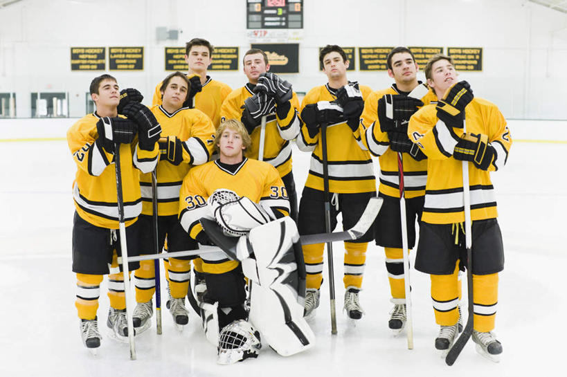 西方人,同事,运动员,体育馆,运动场,站,蹲,横图,室内,白天,正面,运动服,成功,合作,团队,集体,信心,曲棍球,帽子,欧洲,欧洲人,握,服装,装饰,头盔,冰,球棒,冰球,冰上曲棍球,许多人,拿,拿着,注视,运动器械,体育场,队伍,衣服,安全帽,手套,浮冰,观察,看,站着,一群人,温暖,健身器械,寒冷,握着,服饰,观看,保暖,华丽,点缀,察看,冰冷,领导,衣着,御寒,成就,穿着,关注,健身器材,合伙,领袖,运动馆,衬托,美观,雅致,雅观,严寒,冰凉,酷寒,凛冽,凛凛,极冷,流冰,浮冰块,衣饰,班迪球,冰球棒,男人,男性,年轻男性,白种人,体育运动员,运动选手,蹲着,站立,彩图,全身,运动器材,运动装