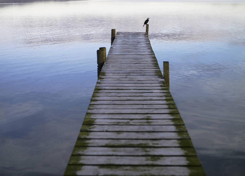 无人,码头,横图,俯视,室外,白天,旅游,度假,湖,湖泊,美景,水,港口,木板,湖面,景观,水流,水面,云,云朵,桥,木桥,云彩,娱乐,栈桥,蓝色,白云,倒影,蓝天,天空,自然,湖水,天,享受,休闲,景色,放松,晴朗,人行桥,木板桥,倒映,自然风光,游艇码头,反照,晴空,彩图,高角度拍摄,摆渡口,埠头,渡口,渡头,港湾,海港,口岸