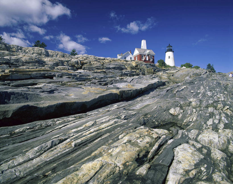 无人,横图,室外,白天,仰视,旅游,度假,石头,美景,山,山脉,道路,美国,阴影,光线,信息,石子,影子,景观,山顶,山峰,云,云朵,灯塔,交通,山峦,云彩,方向,娱乐,蓝色,白云,蓝天,天空,阳光,自然,群山,天,享受,休闲,景色,放松,晴朗,引导,指引,北美,北美洲,自然风光,美洲,缅因州,沉积岩,北亚美利加洲,亚美利加洲,缅因,松林之州,航标,颠峰,极峰,水成岩,石块,岩石,晴空,彩图,低角度拍摄,导航
