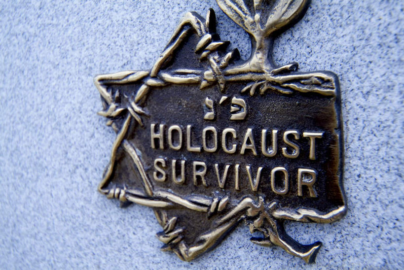 无人,横图,室内,特写,白天,正面,神秘,静物,雕塑,形状,节日,朦胧,模糊,艺术,装饰,英文,标志,雕刻,雕像,文字,字符,字母,墙,几何,文化,标识,墙壁,墙面,工艺品,祈祷,健康,许愿,宗教,信仰,纪念,英文字母,祈求,美术,主题,陈列,六芒星,犹太教,功能,美学,奥秘,挑筋教,平安,彩图,铜雕