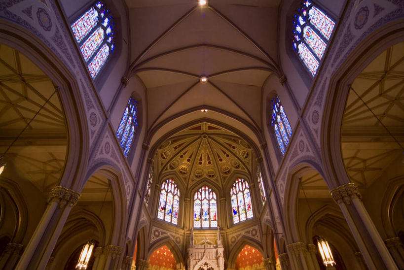 无人,教堂,横图,室内,白天,仰视,一排,节日,整齐,文化,排列,祈祷,健康,许愿,宗教,信仰,纪念,祈求,基督教,队列,天主教,信念,彩绘玻璃,彩色玻璃,教堂玻璃,艺术玻璃,平安,彩图,低角度拍摄,大教堂,礼拜堂