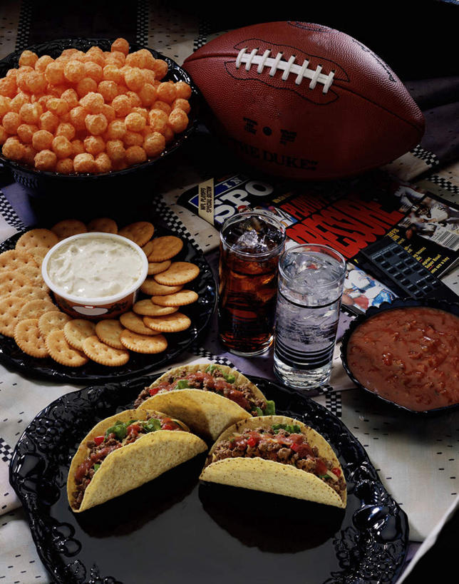 点心,无人,竖图,俯视,室内,特写,白天,锻炼,烹饪,西餐,成功,运动,合作,团队,信心,竞争,橄榄球,桌面,桌子,餐具,阴影,反射,木制,碟子,盘,影子,陶瓷,冰,调料,酱料,酱汁,佐料,冰块,料理,食品,甜点,甜品,陶瓷制品,调味品,速度,调味料,运动器械,冷冻,队伍,酱,菜肴,美食,食物,糕点,一个,盘子,木制品,容器,碟,碗,快餐,甜食,奶油,健身器械,寒冷,力量,平衡,西式,佳肴,冷藏,单个,储藏,协调,冰冷,乳制品,成就,储存,健身器材,灵敏,合伙,鸡肉卷,西式快餐,柔韧,美式橄榄球,耐力,保鲜,激凌,克林姆,淇淋,体育,美式足球,彩图,高角度拍摄,健身,贮存,运动器材