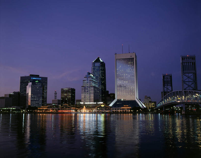 无人,高楼大厦,横图,室外,夜晚,正面,度假,河流,美景,水,城市风光,城市,大厦,建筑,摩天大楼,美国,阴影,光线,影子,河水,景观,水流,建筑群,灯光,娱乐,建设,蓝色,蓝天,天空,天,享受,休闲,景色,放松,北美,北美洲,美洲,佛罗里达,佛罗里达州,杰克逊维尔,佛州,阳光州,北亚美利加洲,亚美利加洲,彩图,大楼,高层建筑,高楼,摩天楼