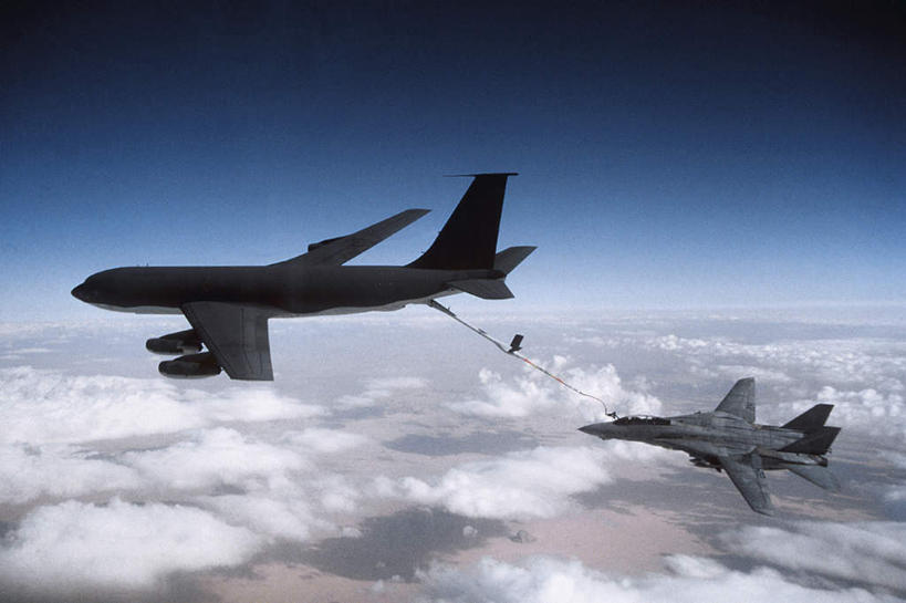 无人,横图,俯视,航拍,室外,白天,飞机,美国,飞翔,飞行,云,云朵,两艘,翱翔,云彩,飞,蓝色,白云,蓝天,天空,天,空军,晴朗,战斗机,北美,北美洲,鸟瞰,美洲,军用机,加油机,美军,军用战斗机,KC-10加油机,KC-10空中加油机,北亚美利加洲,亚美利加洲,晴空,彩图,高角度拍摄