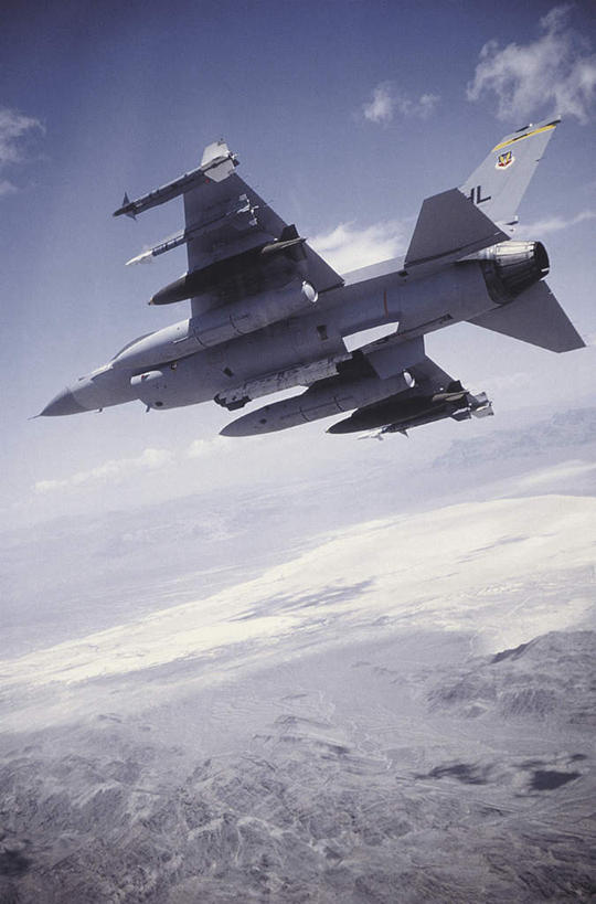 无人,竖图,俯视,航拍,室外,白天,山,雪,雪山,大雪,飞机,美国,飞翔,阴影,飞行,光线,影子,冰,积雪,山峰,雪景,云,云朵,冬季,冬天,山峦,翱翔,云彩,飞,蓝色,白云,蓝天,天空,阳光,天,寒冷,空军,一架,晴朗,战斗机,冰冷,北美,北美洲,鸟瞰,美洲,军用机,美军,军用战斗机,战隼战斗机,F-16战斗机,F-16战隼战斗机,北亚美利加洲,亚美利加洲,严寒,冰凉,酷寒,凛冽,凛凛,极冷,晴空,彩图,高角度拍摄