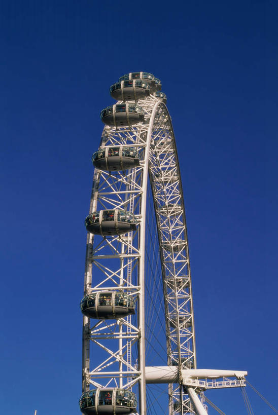 无人,竖图,室外,白天,仰视,度假,游戏,美景,城市风光,标志建筑,城市,地标,建筑,英国,欧洲,伦敦,阴影,光线,影子,景观,建筑群,摩天轮,首都,玩,娱乐,建设,伦敦眼,泰晤士河,蓝色,蓝天,天空,阳光,天,享受,休闲,景色,放松,游乐设施,晴朗,活动,西欧,发泄,消遣,智力,大不列颠,威斯敏斯特市,大不列颠及北爱尔兰联合王国,万里无云,费里斯大转轮,宣泄,大不列颠联合王国,日不落英帝国,游艺设施,雾都,千禧之轮,晴空,晴空万里,玩耍,嬉戏,彩图,低角度拍摄