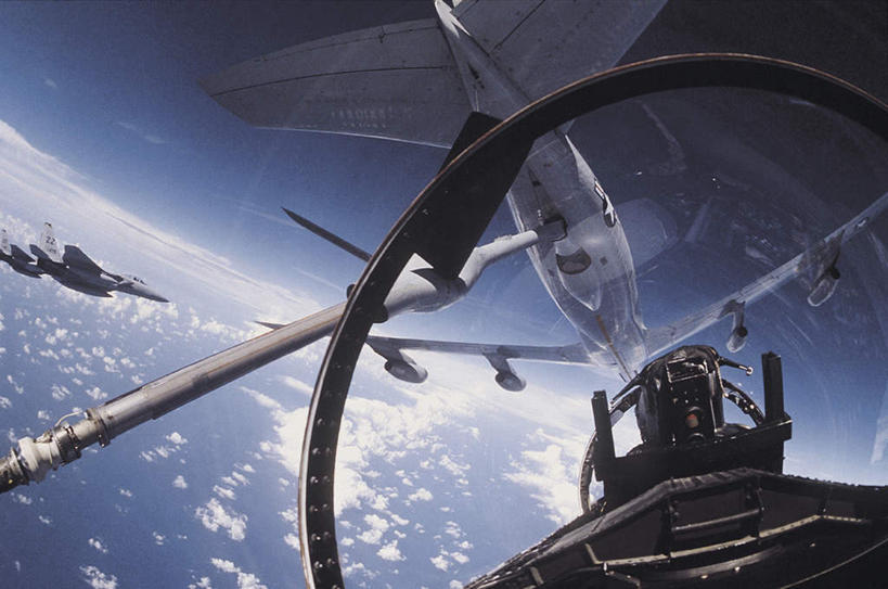 无人,横图,俯视,航拍,室外,白天,飞机,美国,飞翔,阴影,朦胧,模糊,飞行,光线,影子,云,云朵,翱翔,云彩,飞,蓝色,白云,蓝天,天空,阳光,天,空军,晴朗,战斗机,北美,北美洲,鸟瞰,美洲,军用机,美军,军用战斗机,麦克唐纳.道格拉斯,鹰式战斗机,两架,F-15鹰式战斗机,北亚美利加洲,亚美利加洲,晴空,彩图,高角度拍摄