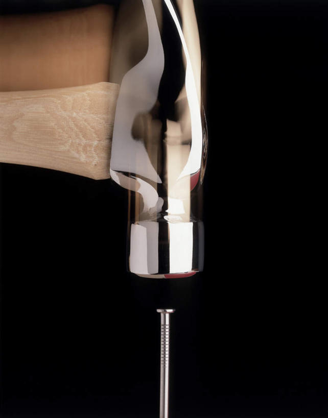 无人,竖图,室内,特写,白天,正面,静物,敲打,阴影,黑色背景,反射,锤子,钉子,工具,榔头,影子,一个,摄影,影棚,单个,五金,变形,紧固,矫正,塑形,牢固,羊角锤,彩图,影棚拍摄,拍摄,稳固