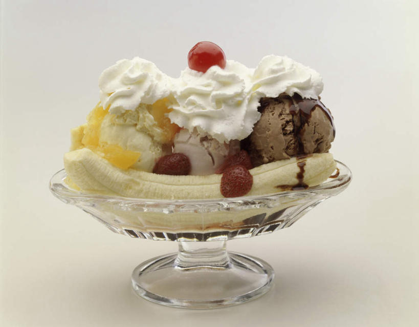 无人,横图,室内,特写,白天,白色背景,正面,草莓,浆果,香蕉,杯子,水果,玻璃,阴影,新鲜,反射,影子,生食,食品,冰激凌,坚果,果实,清凉,玻璃制品,食物,红色,水杯,干果,冷饮,巧克力,舒服,冰淇淋,摄影,有机食品,绿色食品,影棚,解暑,解渴,雪糕,舒爽,冰糕,消暑,茶杯,洋莓,水果皇后,红莓,甘蕉,地莓,彩图,影棚拍摄,拍摄,香蕉船