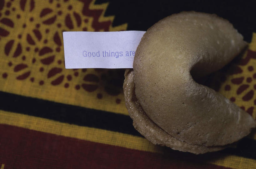 点心,无人,横图,俯视,室内,特写,白天,桌子,阴影,反射,英文,标志,文字,影子,字符,字母,食品,甜点,甜品,祝福,标识,食物,糕点,甜食,英文字母,吉祥,祝愿,签语饼,幸运饼,吉利,祥瑞,彩图,高角度拍摄