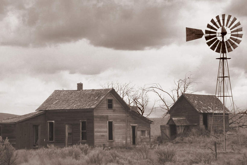 无人,家,农场,横图,室外,白天,正面,旅游,度假,畜牧业,牧场,美景,植物,风向标,风向袋,美国,枯萎,房屋,屋子,景观,乌云,云,阴天,云朵,枯草,云彩,娱乐,楼房,住宅,草,黄色,天空,自然,天,享受,休闲,景色,放松,北美,北美洲,昏暗,阴沉,自然风光,美洲,俄勒冈州,畜牧,俄勒冈,牧业,北亚美利加洲,亚美利加洲,落日之州,水獭之州,海狸州,风标,彩图,房子