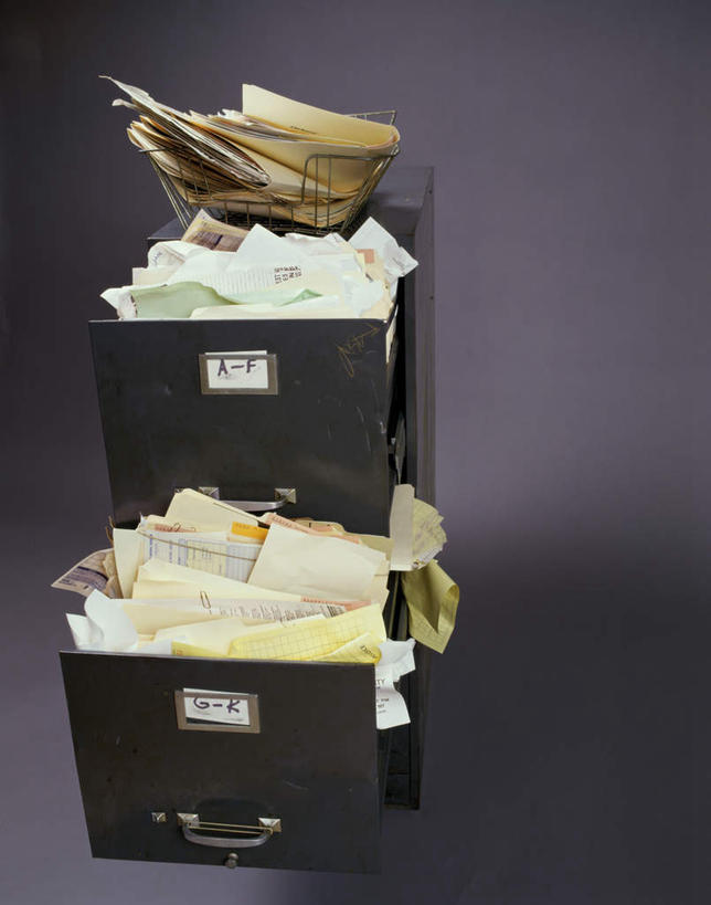 无人,竖图,俯视,室内,特写,白天,柜子,抽屉,一排,阴影,整齐,反射,材料,档案,文件,影子,排列,容器,资料,打开,摄影,影棚,储藏,堆,开启,储存,队列,文档,档案柜,文件架,资料架,文件框,文件盘,文件托盘,文件座,资料档,资料座,彩图,高角度拍摄,影棚拍摄,拍摄,贮存