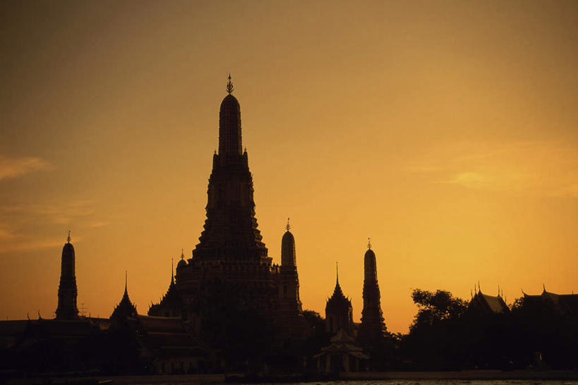 无人,寺庙,横图,室外,白天,正面,旅游,度假,名胜古迹,日落,标志建筑,地标,建筑,曼谷,泰国,亚洲,节日,遗迹,晚霞,霞光,落日,首都,背光,燃烧,古迹,文化,文物,娱乐,建设,古建筑,黄昏,香火,庙宇,祈祷,享受,休闲,健康,旅游胜地,彩霞,放松,许愿,宗教,东南亚,佛教,信仰,纪念,祈求,逆光,古文明,泰王国,郑王庙,释教,夕照,平安,夕阳,彩图,庙,寺,斜阳