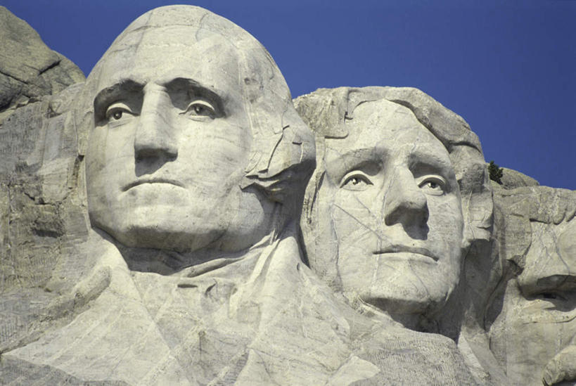 西方人,无人,两个人,公园,横图,室外,白天,仰视,旅游,度假,石头,美景,山,山脉,标志建筑,地标,建筑,雕塑,欧洲,华盛顿,美国,欧洲人,阴影,艺术,装饰,光线,雕刻,雕像,石子,影子,景观,山峰,山峦,娱乐,建设,蓝色,蓝天,天空,阳光,自然,工艺品,群山,天,享受,休闲,旅游胜地,景色,放松,晴朗,纪念,美术,亚伯拉罕.林肯,北美,北美洲,国家公园,总统山,总统,乔治.华盛顿,托马斯.杰弗逊,西奥多.罗斯福,自然风光,主题,肖像,美洲,林肯,陈列,南达科他州,杰斐逊,拉什莫尔山,沉积岩,罗斯福,拉什莫尔山国家纪念公园,万里无云,功能,美学,北亚美利加洲,亚美利加洲,南达科他,草狼之州,晴朗之州,托马斯.杰斐逊,美国总统山,罗斯摩尔山国家纪念公园,美国总统公园,美利坚合众国总统纪念公园,总统山国家公园,水成岩,男人,男性,中年男性,白种人,石块,岩石,晴空,晴空万里,半身,彩图,低角度拍摄