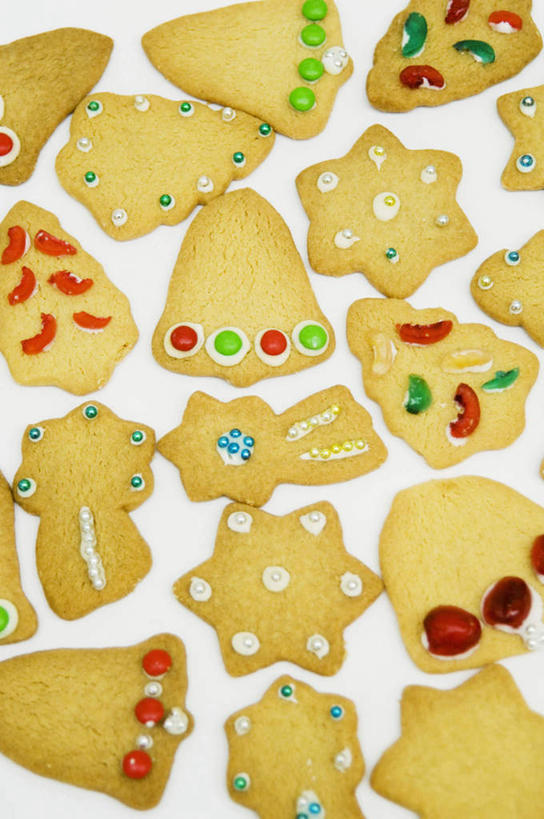 点心,无人,竖图,俯视,室内,特写,白天,白色背景,圣诞节,许多,阴影,节日,庆祝,人形,反射,六角形,影子,星星,食品,甜点,文化,食物,糕点,饼干,甜食,零食,庆典,星形,摄影,影棚,纪念,五角形,酥饼,姜饼,姜饼人,装饰饼干,五角星,彩图,高角度拍摄,影棚拍摄,拍摄