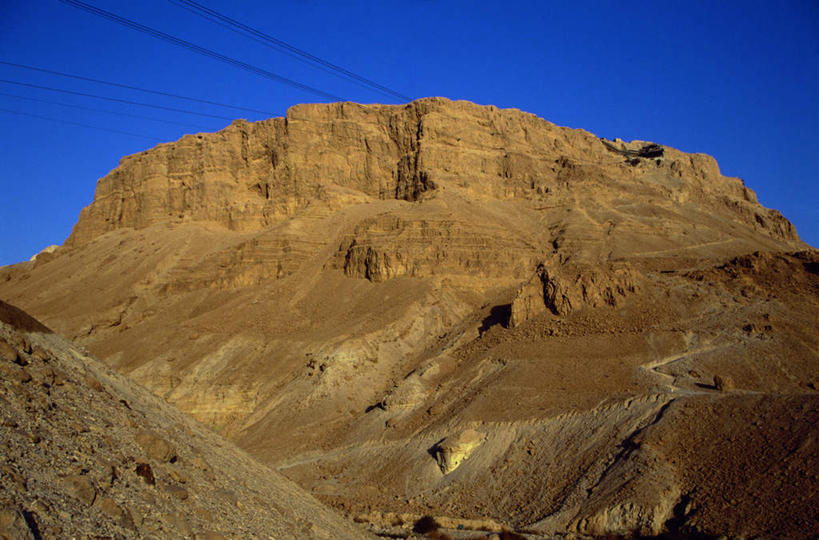 无人,横图,室外,白天,仰视,旅游,度假,石头,美景,山,山脉,以色列,亚洲,阴影,电力,光线,电线,石子,线,影子,景观,山峰,电能,山峦,线路,娱乐,蓝色,蓝天,天空,阳光,自然,群山,天,享受,休闲,景色,放松,晴朗,电,电源,电源线,自然风光,西亚,能量,沉积岩,万里无云,以色列国,死海,马萨达,圣地,犹地亚沙漠,水成岩,石块,岩石,晴空,晴空万里,彩图,低角度拍摄