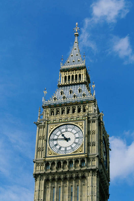 无人,竖图,室外,白天,仰视,旅游,度假,标志建筑,地标,建筑,英国,欧洲,伦敦,阴影,时间,光线,时钟,影子,云,云朵,钟楼,首都,计时,云彩,娱乐,建设,大本钟,大笨钟,蓝色,白云,蓝天,天空,阳光,钟表,天,享受,休闲,表,旅游胜地,放松,晴朗,西欧,大不列颠,大不列颠及北爱尔兰联合王国,塔钟,大不列颠联合王国,日不落英帝国,雾都,威斯敏斯特宫报时钟,伊丽莎白塔,钟,晴空,彩图,低角度拍摄