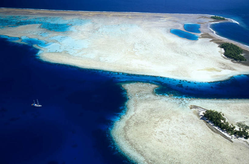 无人,横图,俯视,航拍,室外,白天,旅游,度假,岛屿,海浪,海洋,美景,沙滩,所罗门群岛,阴影,光线,沙子,影子,岛,海岸,景观,浪花,云,云朵,沙地,云彩,娱乐,蓝色,白云,蓝天,天空,阳光,自然,海水,天,享受,休闲,景色,放松,晴朗,鸟瞰,自然风光,大洋洲,海景,大海,风浪,海,海水的波动,海滩,近岸浪,列岛,群岛,涌浪,诸岛,晴空,彩图,高角度拍摄