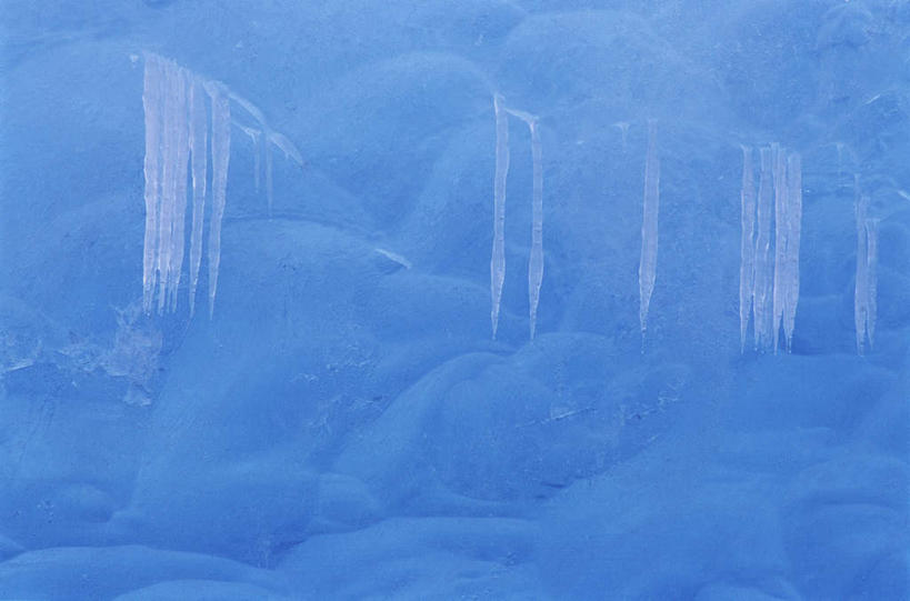 无人,横图,室外,白天,正面,旅游,度假,冰山,石头,美景,山,欧洲,冰岛,吊挂,悬挂,清澈,石子,冰,景观,山顶,山峰,冰块,冰柱,山峦,挂,娱乐,冰川,自然,享受,休闲,景色,放松,寒冷,冰冷,自然风光,北欧,冰河,沉积岩,冰岛共和国,杰古沙龙湖,严寒,冰凉,酷寒,凛冽,凛凛,极冷,瓦特纳冰原,颠峰,极峰,清亮,水成岩,石块,岩石,彩图