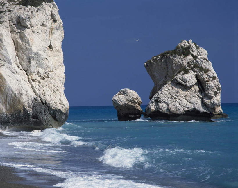 无人,横图,室外,白天,正面,旅游,度假,海浪,海洋,石头,美景,沙滩,山,山脉,塞浦路斯,亚洲,阴影,光线,沙子,石子,影子,海岸,景观,浪花,山顶,山峰,沙地,山峦,娱乐,蓝色,蓝天,天空,阳光,自然,海水,群山,天,享受,休闲,景色,放松,晴朗,自然风光,西亚,海景,沉积岩,万里无云,颠峰,极峰,塞浦路斯共和国,水成岩,大海,风浪,海,海水的波动,海滩,近岸浪,石块,岩石,涌浪,晴空,晴空万里,彩图