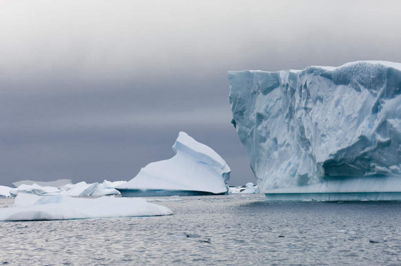 无人,横图,室外,白天,正面,旅游,度假,冰山,海浪,海洋,美景,山,阴影,波纹,朦胧,模糊,光线,影子,冰,景观,浪花,山峰,云,云朵,涟漪,山峦,云彩,娱乐,冰川,蓝色,白云,蓝天,水纹,天空,阳光,自然,海水,波浪,天,享受,休闲,景色,放松,寒冷,晴朗,冰冷,自然风光,南极洲,冰河,海景,水晕,严寒,冰凉,酷寒,凛冽,凛凛,极冷,格雷厄姆地,南极半岛,南极大陆,帕默半岛,大海,风浪,海,海水的波动,近岸浪,涌浪,晴空,彩图